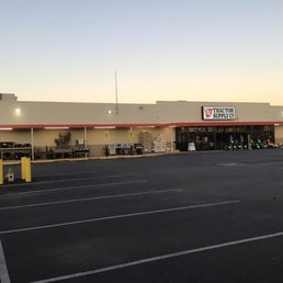 Exterior photo of Tractor Supply - Hohenwald, Tennessee Exterior photo of Tractor Supply - Hohenwald, Tennessee