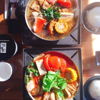 Boiling Point - Top: spicy beef bottom: tomato - Taiwanese Near Me - Edmonds, Washington Boiling Point - Top: spicy beef bottom: tomato - Taiwanese Near Me - Edmonds, Washington
