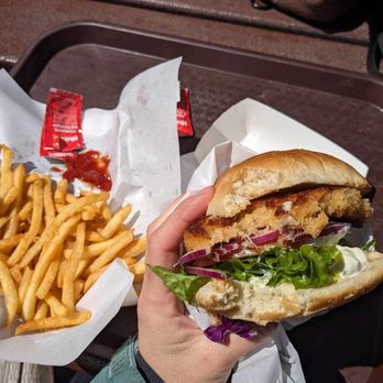 Lil Hut - Crabby Patty - Seafood Near Me - Morro Bay, California