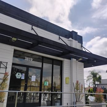 Dots Cafe - Cafes Near Me - Pasadena, California