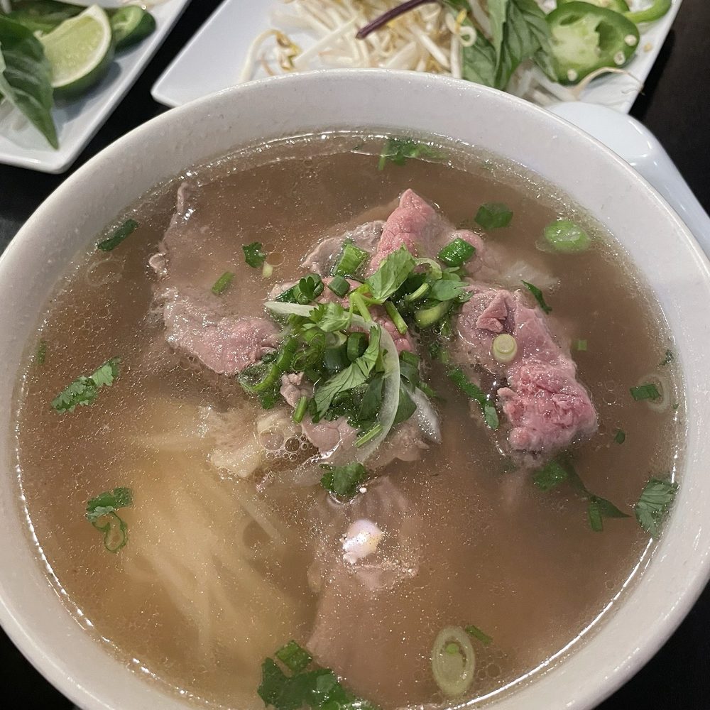 pho tai gau (P5 Rare Beef and Fatty Brisket Pho) pho tai gau (P5 Rare Beef and Fatty Brisket Pho)