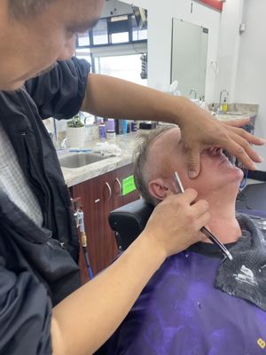 Head Shaves & Hot towels - Walk-ins Welcome Head Shaves & Hot towels - Walk-ins Welcome