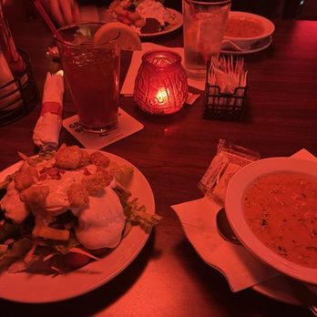 Maxdons Bar And Grill - Salad bar salad, homemade chunky tomato soup, piping hot, the way I like it! - Bars Near Me - Lancaster, California