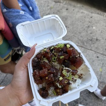 Sato Seafood - Spicy Limu Hawaiian - Poke Near Me - Honolulu, Hawaii