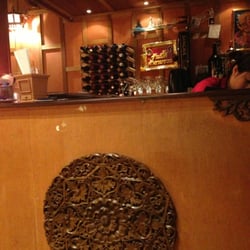 Krua Khun Mae - Bar and service area