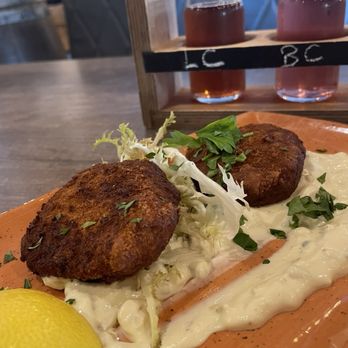 Slabtown cider - Crab cakes - Pizza Near Me - Uxbridge, Ontario Slabtown cider - Crab cakes - Pizza Near Me - Uxbridge, Ontario
