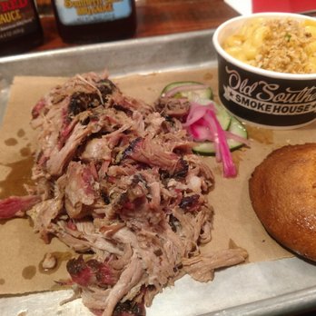 Old Southern BBQ Smokehouse - Pulled pork platter w/Mac and cheese - Barbeque Near Me - Hudson, Wisconsin Old Southern BBQ Smokehouse - Pulled pork platter w/Mac and cheese - Barbeque Near Me - Hudson, Wisconsin