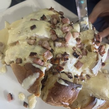 Cameron Trading Post - Pull apart bread - Hotels Near Me - Cameron, Arizona