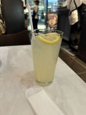 800 Degrees Neapolitan Pizzeria NEWoMan by null