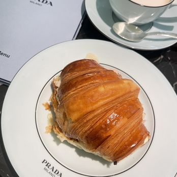 Prada Caffe In Harrods - Cafes Near Me - London, XGL Prada Caffe In Harrods - Cafes Near Me - London, XGL