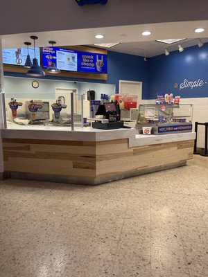 Auntie Anne's by null