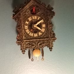 Clock Shoppe - This is a mini cuckoo clock from Lux INC.