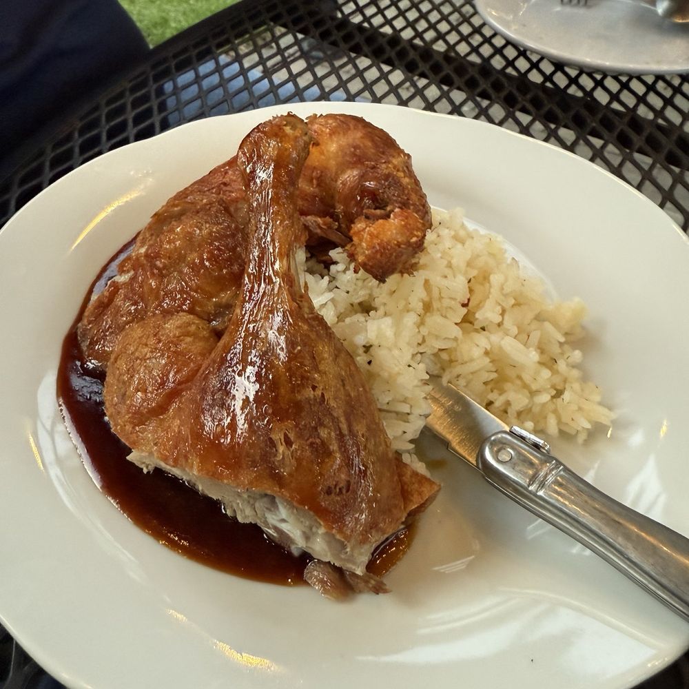 Crispy duck, delicious Asian bbq sauce Crispy duck, delicious Asian bbq sauce