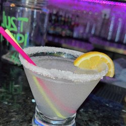Foxys Bar & Lounge - Foxy's lemon drop