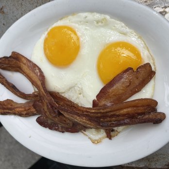 Tea Room Cafe - Side of eggs and bacon - Coffee & Tea Near Me - Petaluma, California