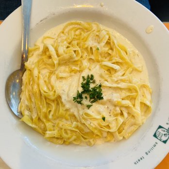 Puccini's Pizza Pasta-Carmel - Fettuccine Alfredo Pasta - Pizza Near Me - Carmel, Indiana