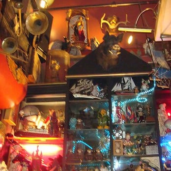 Cafe Van Kleef - Funky Decor - Jazz & Blues Near Me - Oakland, California