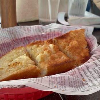 Bubba Gump Shrimp - Mama Gumps Garlic Bread Basket - Seafood Near Me - Monterey, California