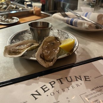 Neptune Oyster - Oysters - Seafood Near Me - Boston, Massachusetts