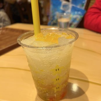 Toadstool Cafe - Super star lemon squash - Cafes Near Me - Universal City, California