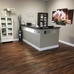 Born Beautiful Laser Clinic & Spa - Front desk
