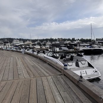 Waterfront Adventures - Hosts for rent - Paddleboarding Near Me - Kirkland, Washington Waterfront Adventures - Hosts for rent - Paddleboarding Near Me - Kirkland, Washington