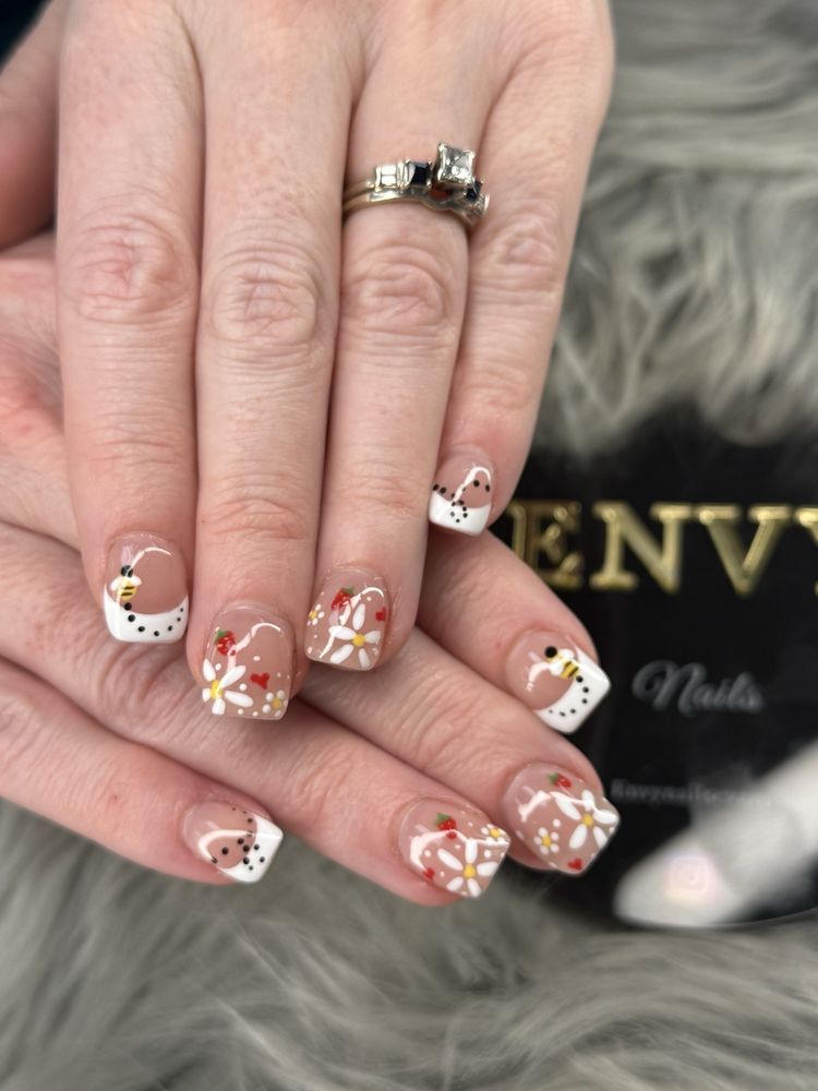 Envy Nail Logo