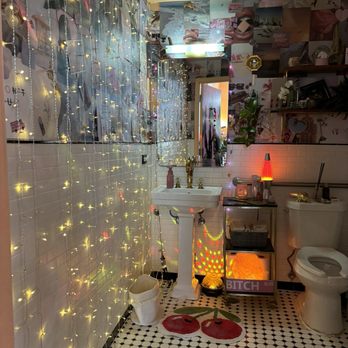 Sister B's Boutique Salon - Bathroom - Hair Extensions Near Me - Denver, Colorado