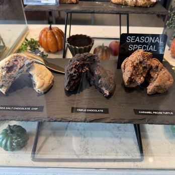 Paderia Bakehouse - Desserts Near Me - Fountain Valley, California