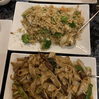 Lucky 8 Noodle + Sushi Bar - Veggie Vegetable Fried Rice and beef chow fun - Chinese Near Me - Mount Pocono, Pennsylvania Lucky 8 Noodle + Sushi Bar - Veggie Vegetable Fried Rice and beef chow fun - Chinese Near Me - Mount Pocono, Pennsylvania