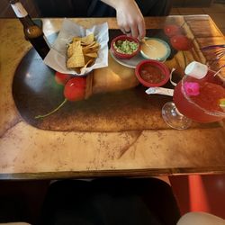 Casa Martini - Chips, salsa, guacamole, queso, margarita