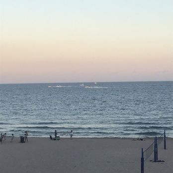 Beach House - Bars Near Me - Pompano Beach, Florida