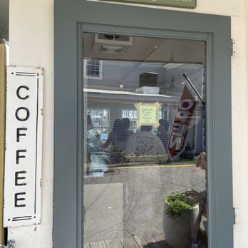 Dock Square Coffee House - Coffee & Tea Near Me - Kennebunkport, Maine