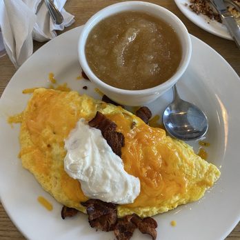 Jongewaard's Bake n Broil - Russian omelette and applesauce - American Near Me - Long Beach, California