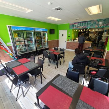 El Gallo Dorado - Small, clean establishment with 4 tables and an open kitchen. - Mexican Near Me - Shelton, Connecticut