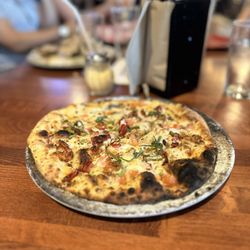 Smokin' Oak Wood-Fired Pizza and Taproom - Italian Stallion Pizza
