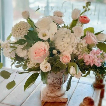 Laurel & Leaf - Florists Near Me - Franklin, Tennessee