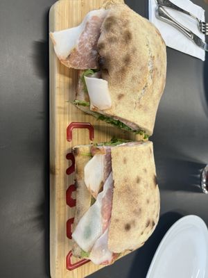 Crudo Pizza & Panuozzo by null