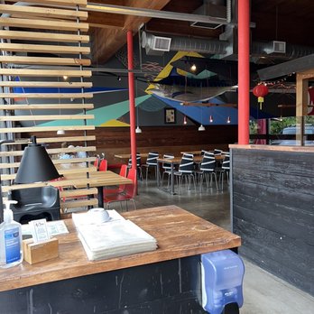 Aji Tram - Front interior - Asian Fusion Near Me - Lake Oswego, Oregon