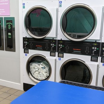 Pinky's Laundry Center - Inside - Laundry Services Near Me - Ridgefield Park, New Jersey Pinky's Laundry Center - Inside - Laundry Services Near Me - Ridgefield Park, New Jersey