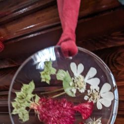 1818 Farms - Resin ornament made with their homegrown dried flowers!