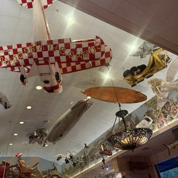 Buck's - Ceiling with trinkets - American Near Me - Woodside, California Buck's - Ceiling with trinkets - American Near Me - Woodside, California