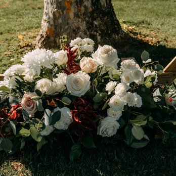 Bella Bloom - Arch details - Floral Designers Near Me - Sacramento, California Bella Bloom - Arch details - Floral Designers Near Me - Sacramento, California
