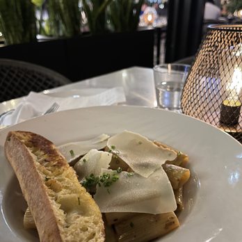 Moxies - Chicken Madeira Rigatoni. - Lounges Near Me - Miami, Florida Moxies - Chicken Madeira Rigatoni. - Lounges Near Me - Miami, Florida