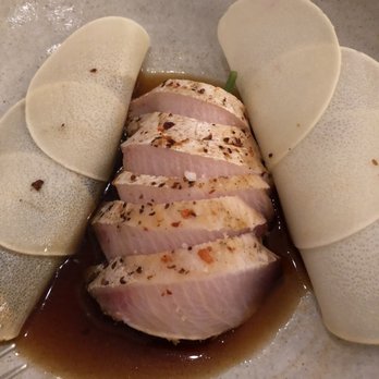Senia - Hamachi tataki - Cocktail Bars Near Me - Honolulu, Hawaii