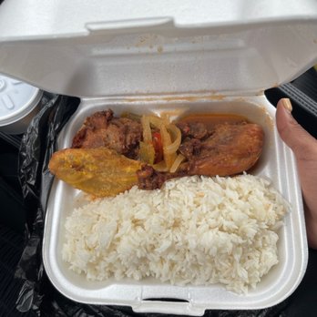 Sterlin's Paradise - This is the stew chicken - Haitian Near Me - Margate, Florida