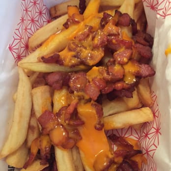 Eddie Rocket's - Deliveroo Bacon and Cheese fries - Diners Near Me - Belfast, BFS