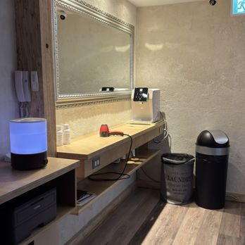 Hastings Spa Reflexology Sauna - Massage Near Me - Vancouver, British Columbia Hastings Spa Reflexology Sauna - Massage Near Me - Vancouver, British Columbia