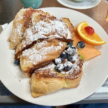 Wildflower Grill - Blueberry French Toast - American Near Me - Lincoln City, Oregon