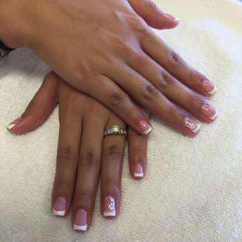Miracle Spa - Gel French tip with flower designs. - Nail Salons Near Me - San Francisco, California